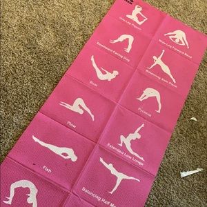 Foldable yoga mat